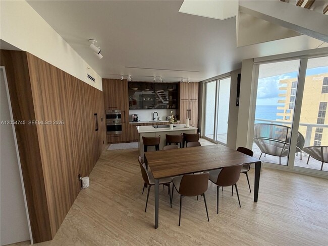 Building Photo - 16425 Collins Ave