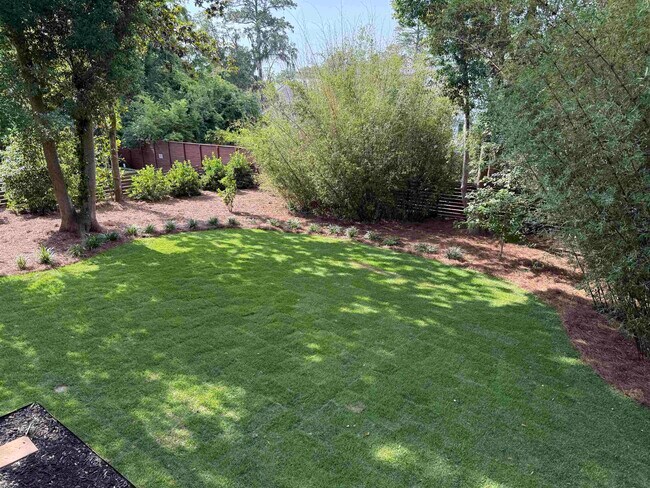 Building Photo - 420 E 6th Ave