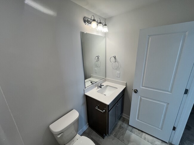 Building Photo - 922 Lampton Ct