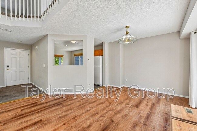 Building Photo - 8728 Starwood Ln