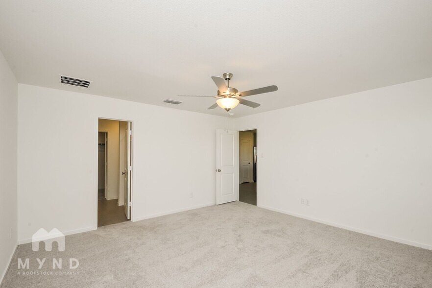 Building Photo - 2733 Mistwood Dr