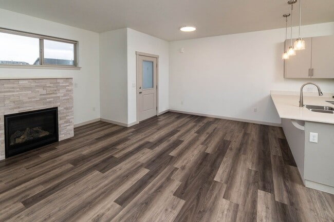 Building Photo - Beautiful Home in Highly Desired NW Redmond Neighborhood