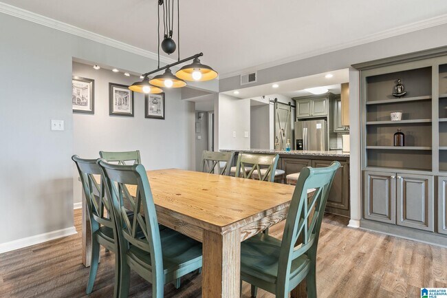 Building Photo - 1909 16th Ave S