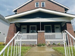 Building Photo - 918 Carpenter St
