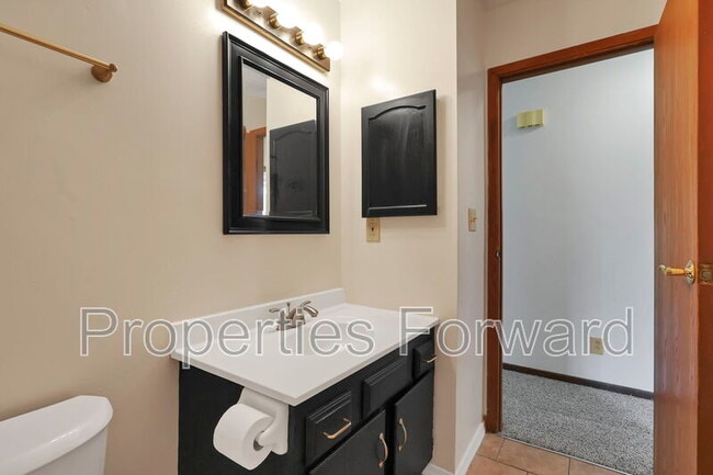 Building Photo - 2246 Shirlene Dr
