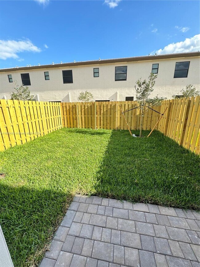 Building Photo - 23349 SW 128th Ave