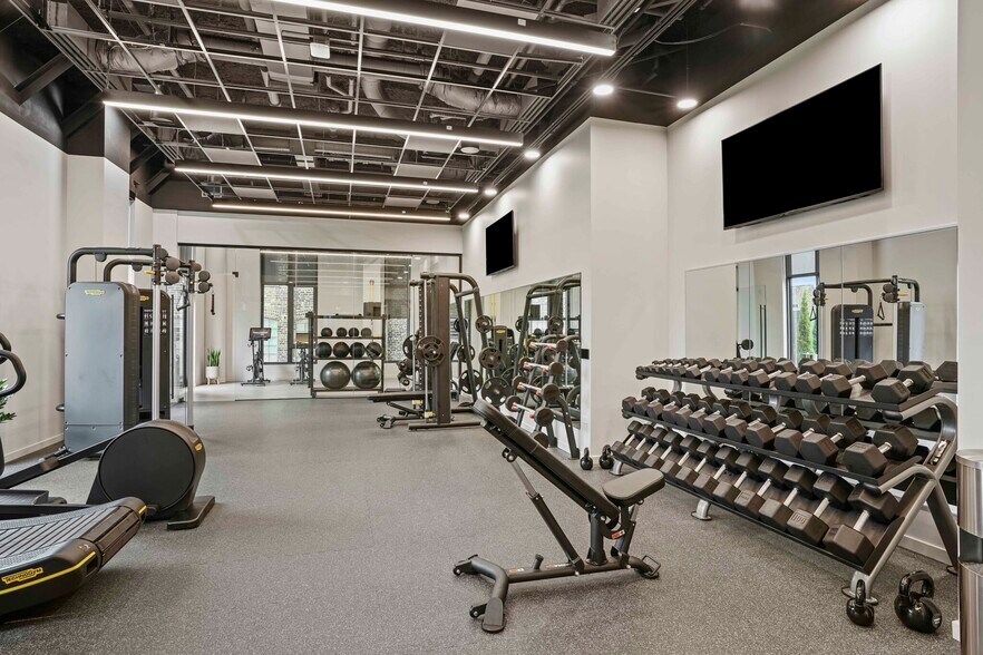 Building Photo - 196 N Aberdeen St