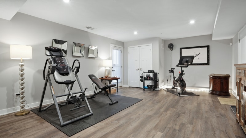 Building Photo - 110 Curtis Ct