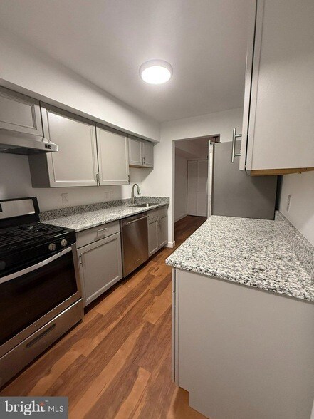 Building Photo - 3928 Stone Gate Dr