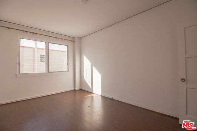 Building Photo - 1201 N Crescent Heights Blvd