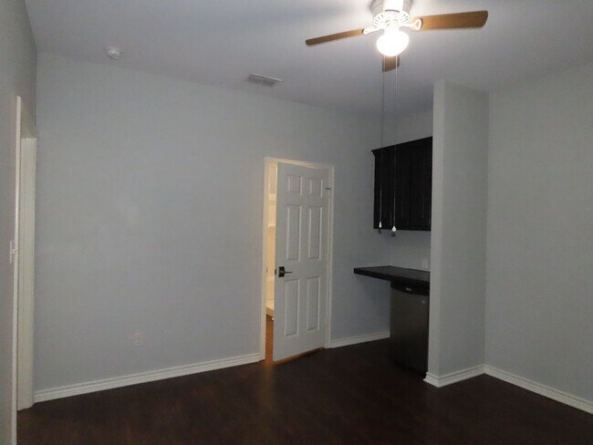 Building Photo - 2434 Haverhill Dr