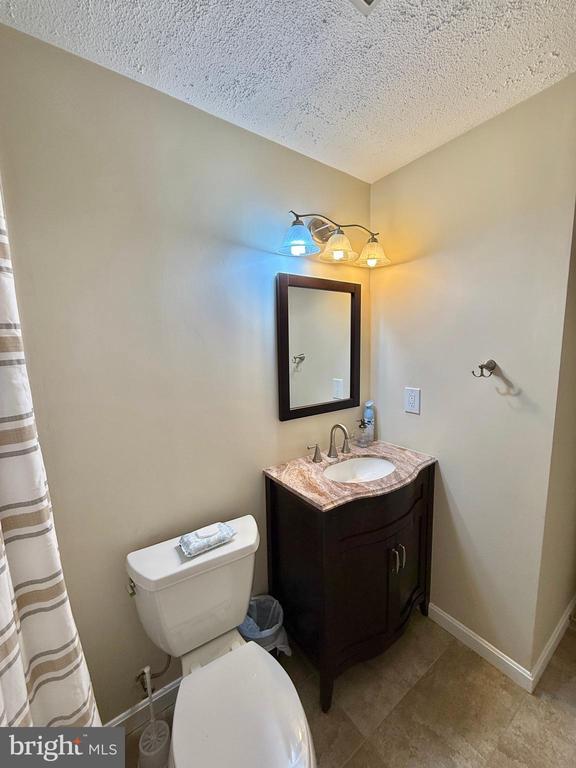 Building Photo - 5500 Woodlawn Manor Ct
