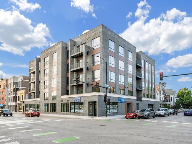 Building Photo - 3202 N Racine Ave