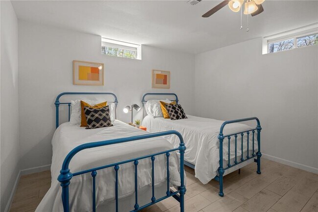 Building Photo - 2 Southport Ln