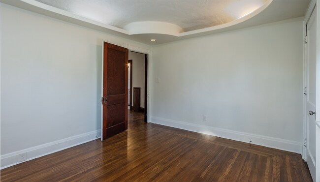 Building Photo - 184 Meadow Ave