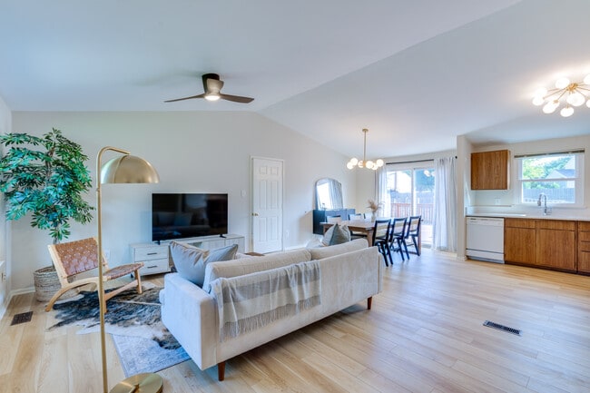 Living Room - 5471 Braddock Ridge Dr