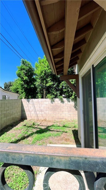 Building Photo - 5921 Alessandro Ave
