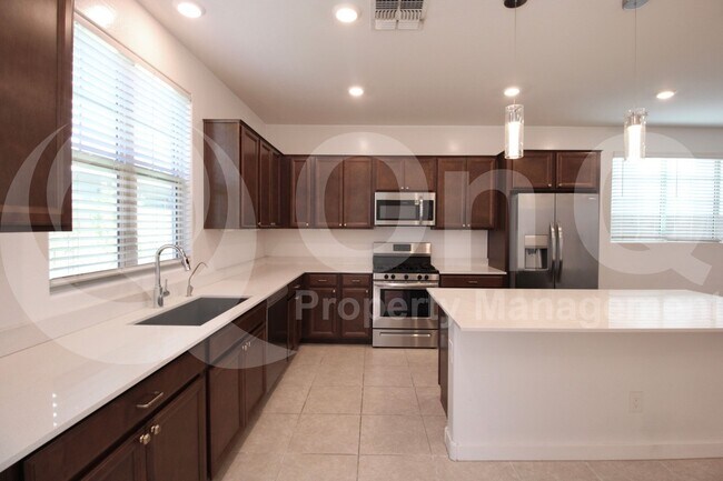 Building Photo - 1158 E Sabino Dr