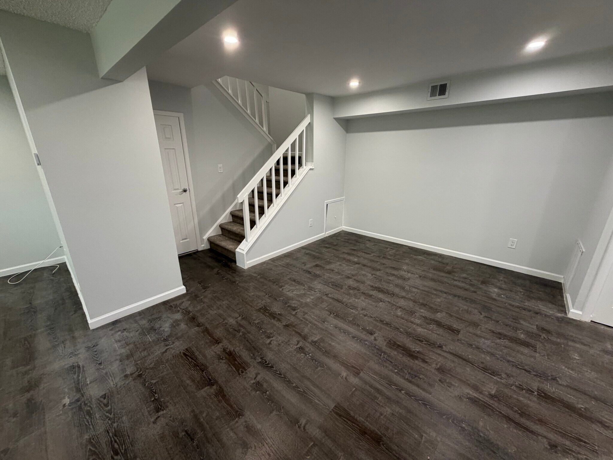 Building Photo - 232 Springmeadow Dr