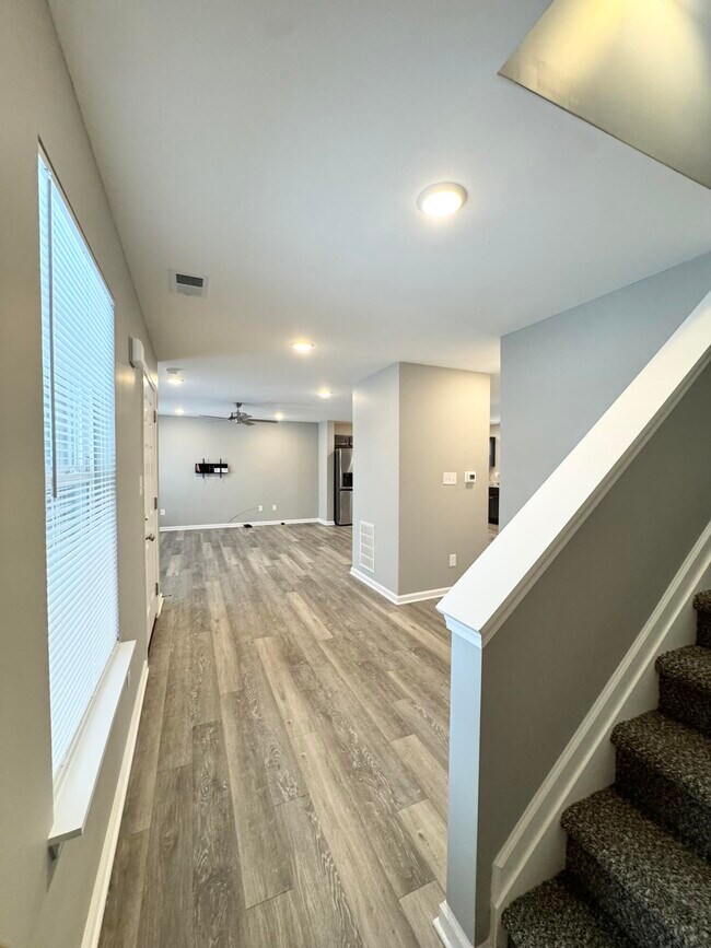 Building Photo - 127 Landry Ln