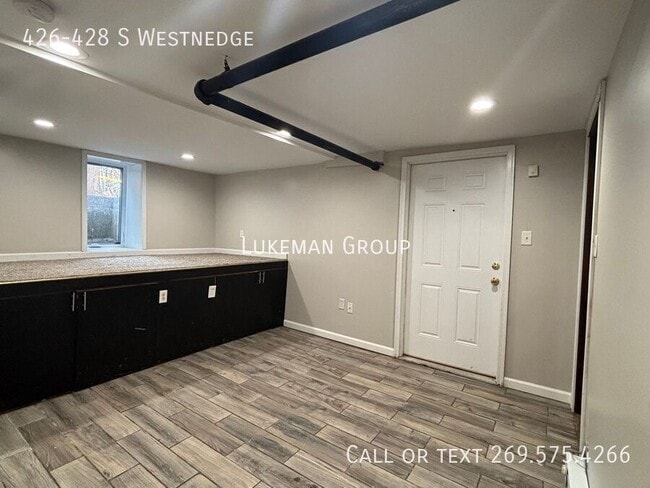 Building Photo - 4 Bed/2 Bath On Westnedge #2 - with full f...