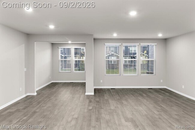 Building Photo - 4819 Glenora Dr