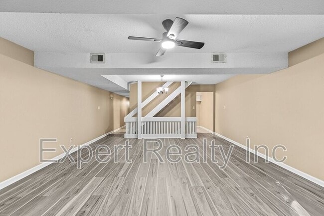 Building Photo - 510 Running Brook Rd