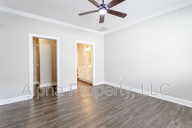 Building Photo - 14 Alderly Way