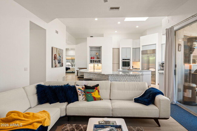 Building Photo - 25810 N Abajo Dr