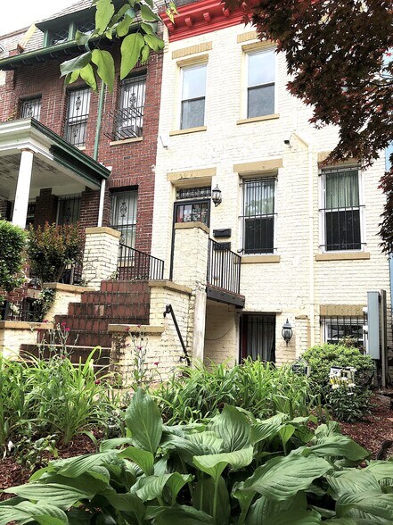 Building Photo - 3461 Holmead Pl NW