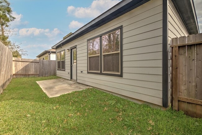 Building Photo - 16517 Opportunity Wy