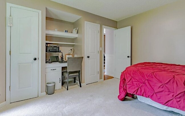 Building Photo - 1207 Hunters Run Cove