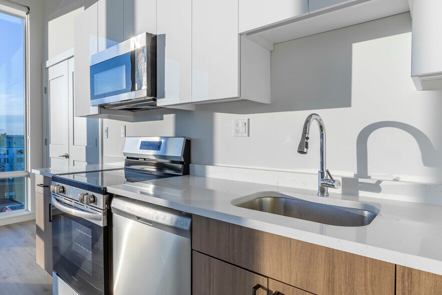 Building Photo - 319 Broadway