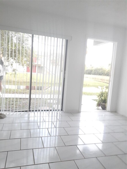 Building Photo - 11374 Royal Palm Blvd