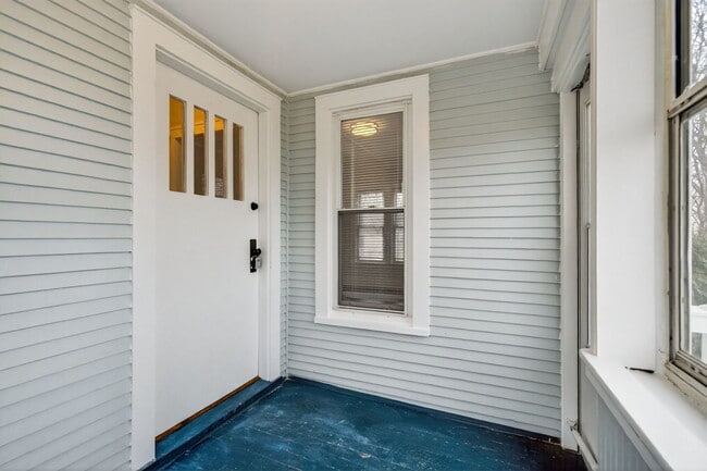 Building Photo - 741 S Jackson St