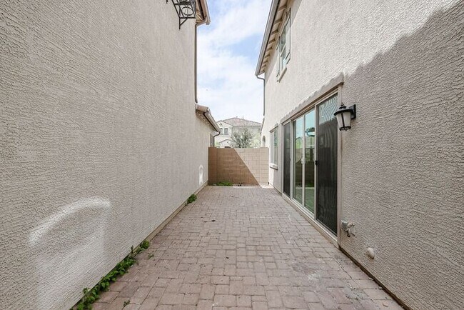 Building Photo - Stunning 4 bedroom, 4 bathroom home in the desirable gated community of Horizon in Chandler