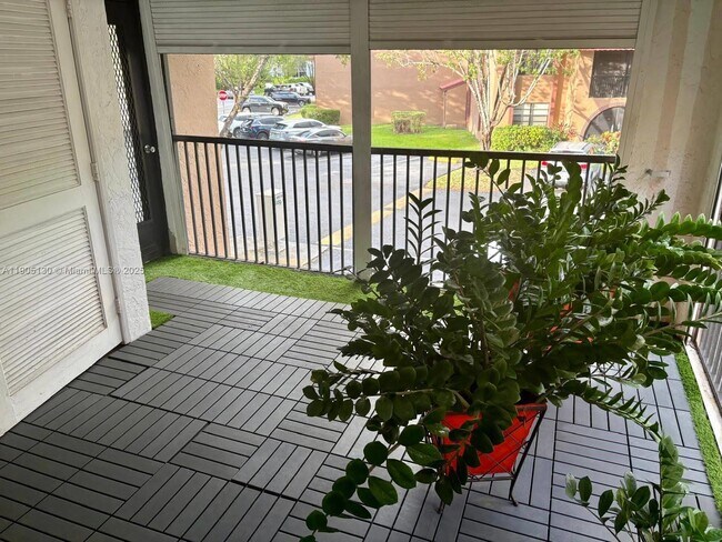 Building Photo - 8632 NW 34th Pl