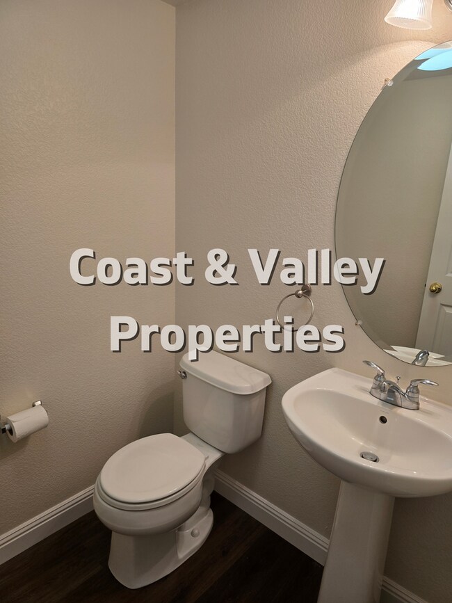 Building Photo - Salinas Home for RENT!!!