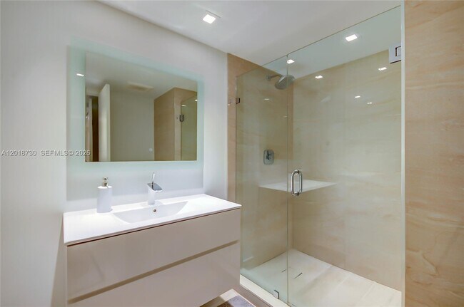 Building Photo - 16175 Golf Club Rd