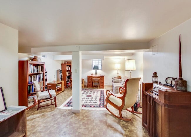 Building Photo - 804 S Grove Ave