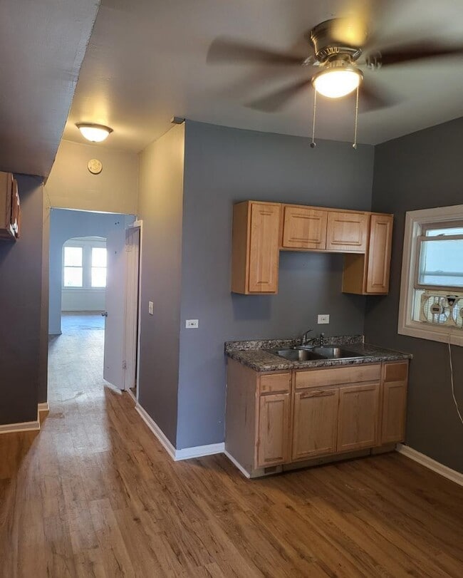 Building Photo - 8752 S Saginaw Ave