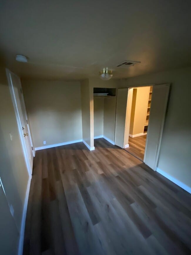 Building Photo - (1-2) Bed in Blanchard w/ Storm Shelter! A...