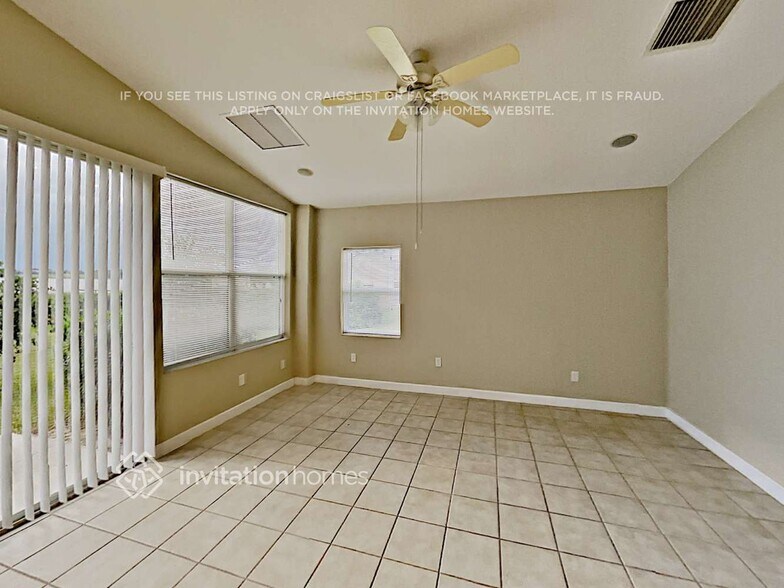 Building Photo - 3800 Bayshore Cir