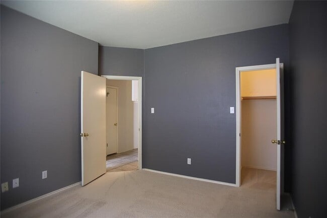 Building Photo - 403 N Blue Ridge Pkwy