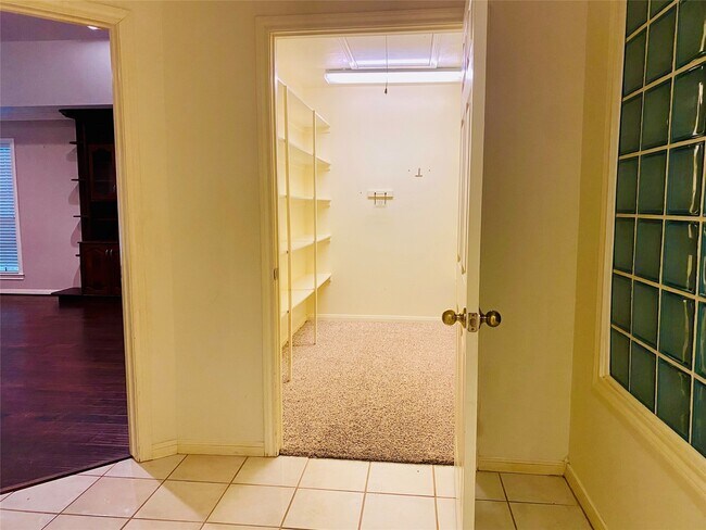 Building Photo - 14212 Horseshoe Bend