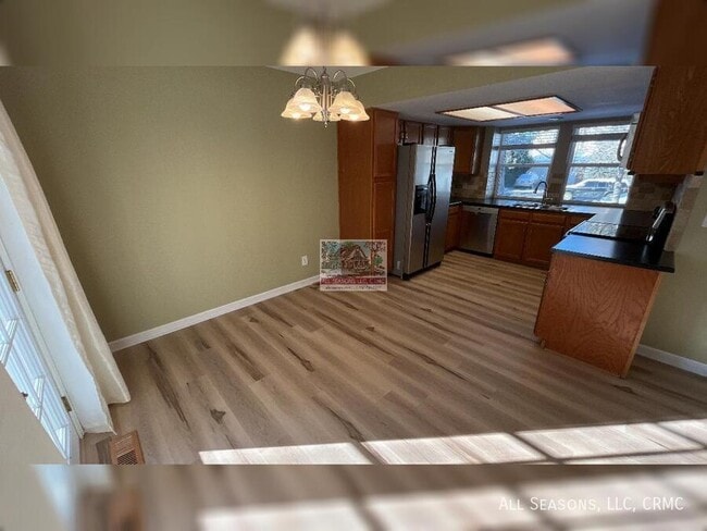 Building Photo - 8525 Pepperridge Dr