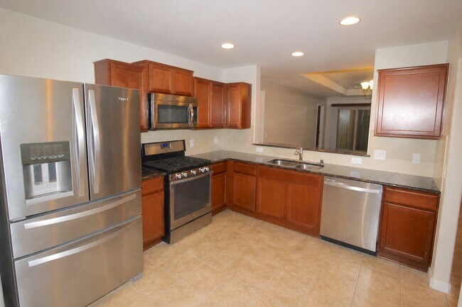Building Photo - 3306 Dandelion Dr
