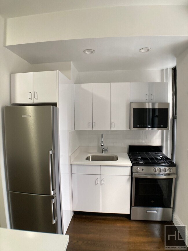 Building Photo - EAST 46 STREET