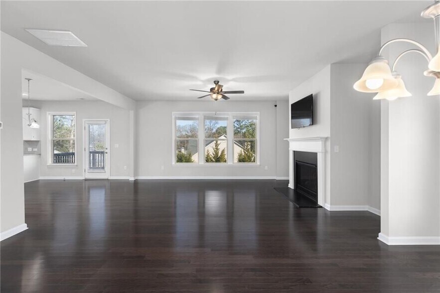 Building Photo - 4411 Claiborne Ct