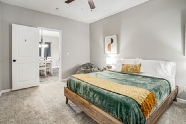 Building Photo - **Pendleton Heights Neighborhood**Newly remodeled 3/2 Bath Furnished Option Avaliable